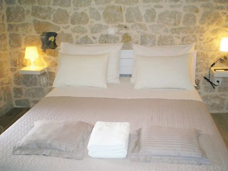 Apartments Kala Split 4*,